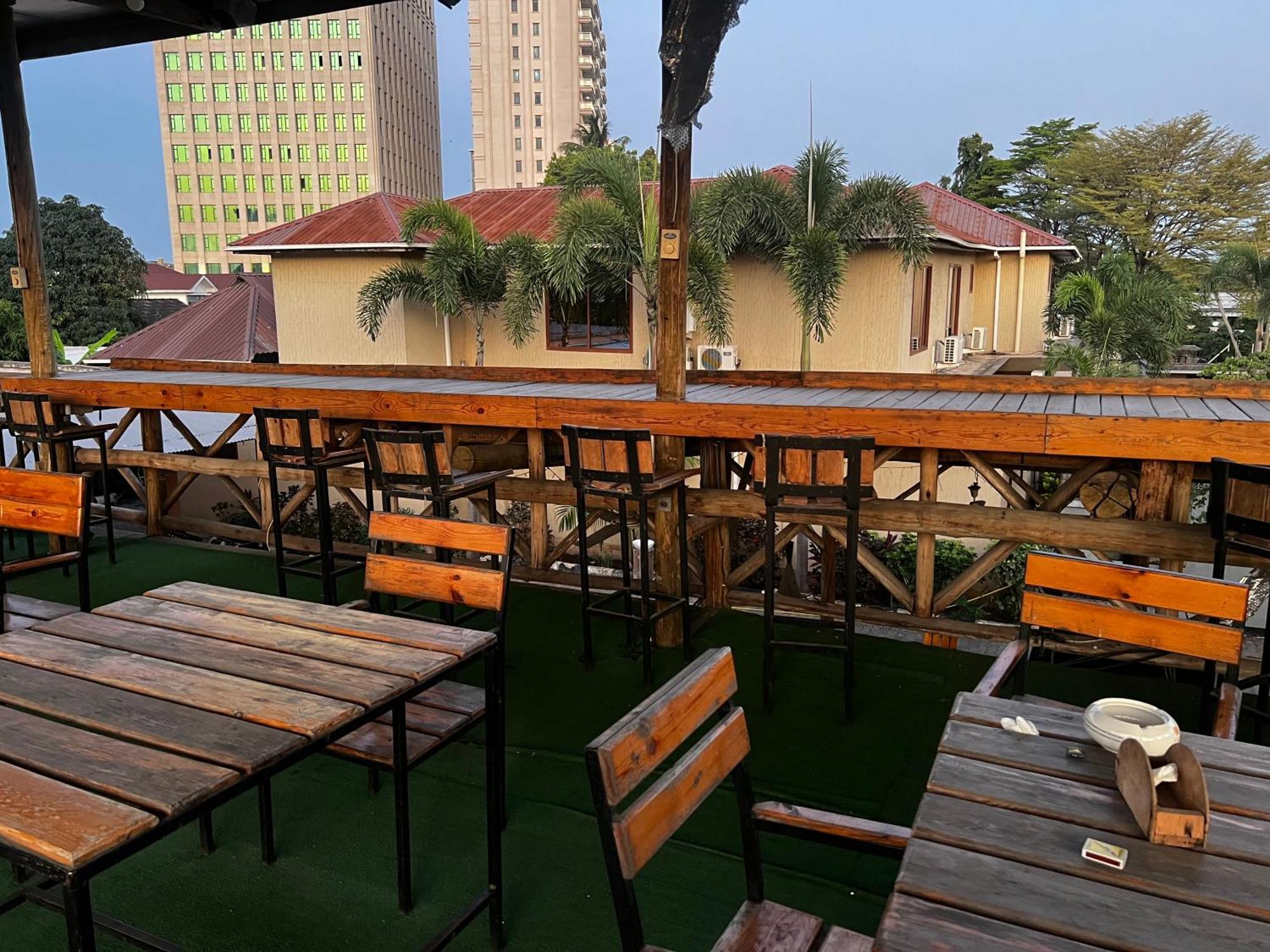 Auberge de jeunesse K27 Premier Backpackers à Dar es Salaam Extérieur photo