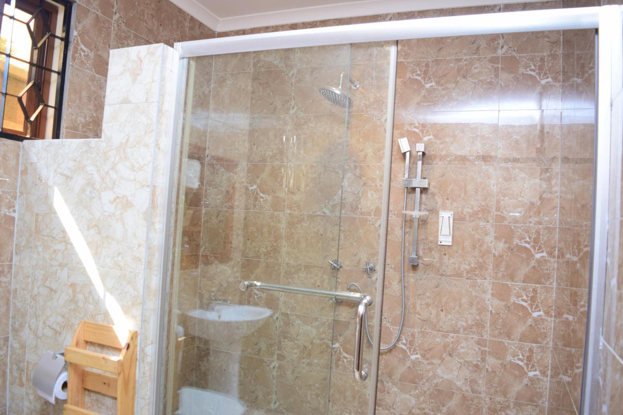 Auberge de jeunesse K27 Premier Backpackers à Dar es Salaam Extérieur photo