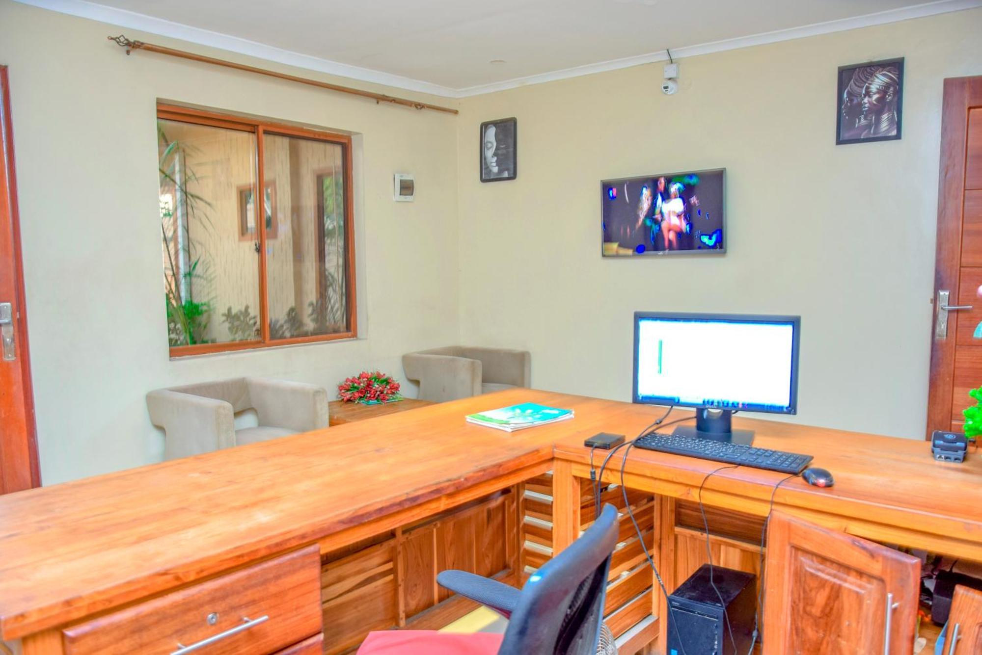 Auberge de jeunesse K27 Premier Backpackers à Dar es Salaam Extérieur photo