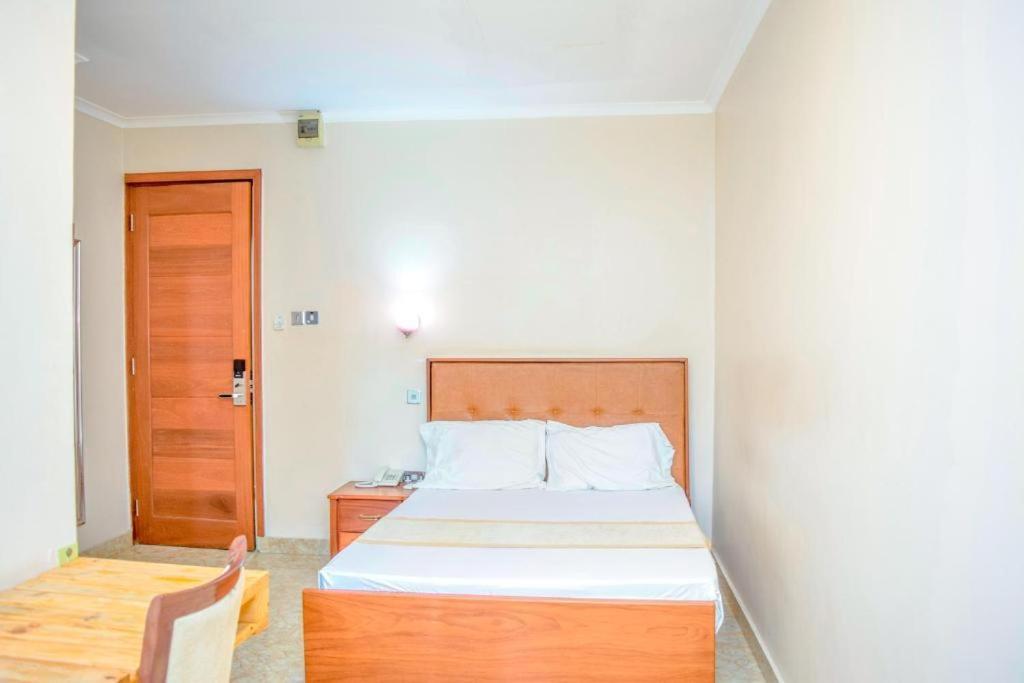 Auberge de jeunesse K27 Premier Backpackers à Dar es Salaam Extérieur photo